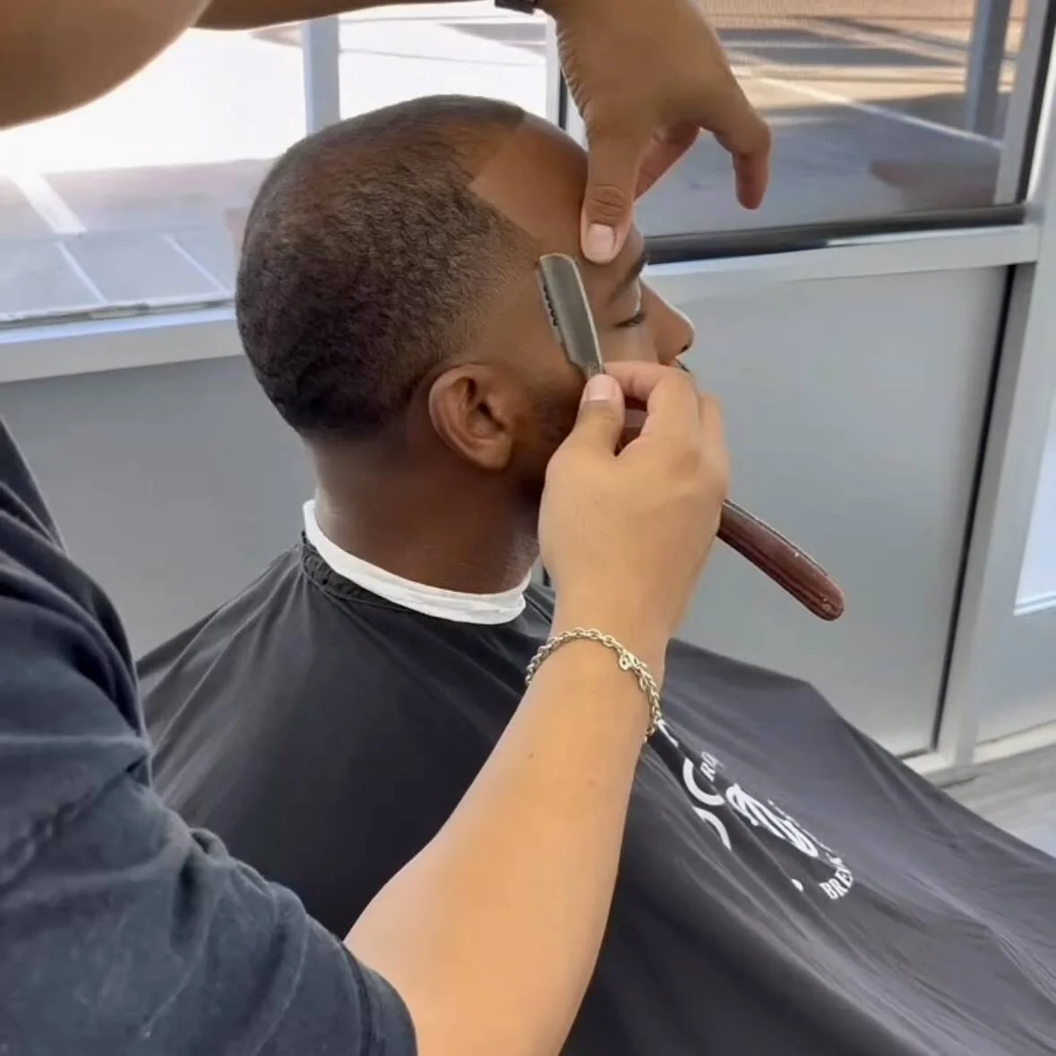 Detailed haircut service